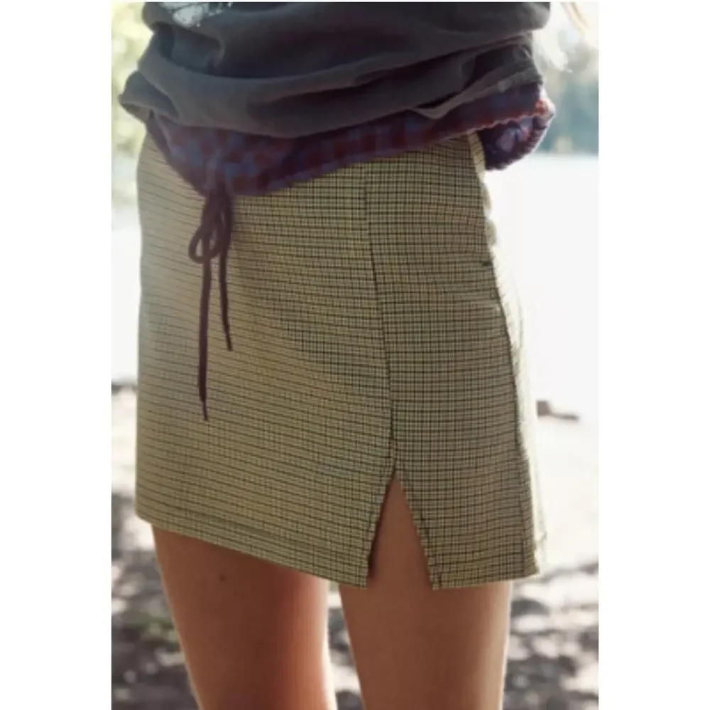 Urban Outfitters Y2K Plaid Mini Skirt Size Medium Retro Academia Slit Short 90s‎